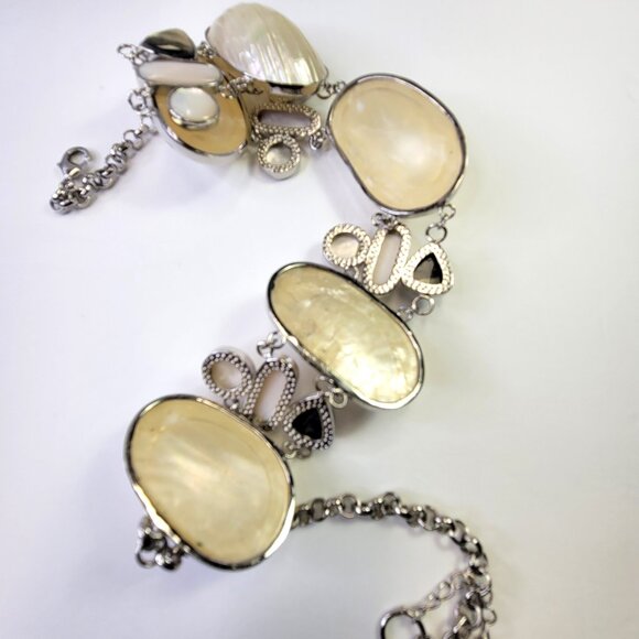 Huge Mother Of Pearl Style Bib Choker Necklace Statement Faux Pearl Necklace - Picture 7 of 11